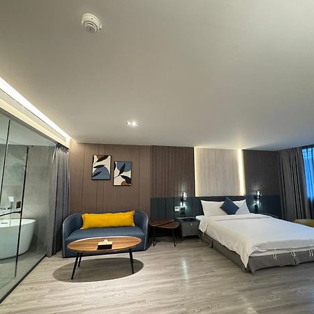 Hualien Pink Corner Hotel Экстерьер фото