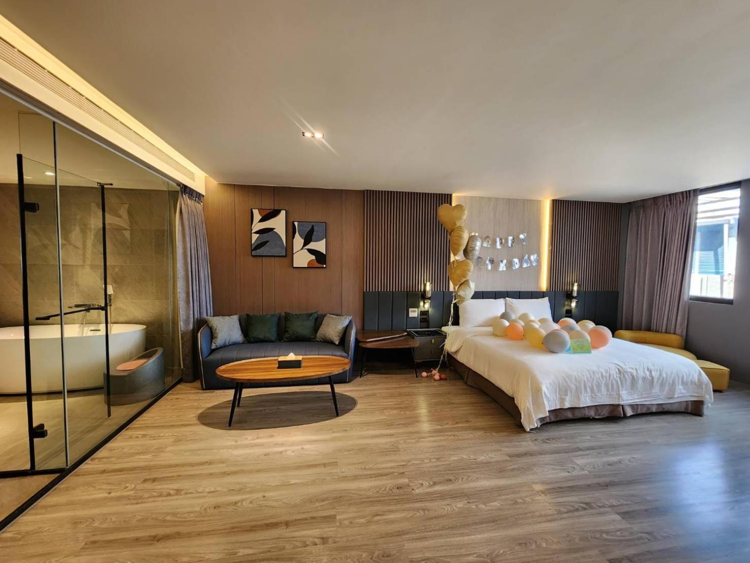Hualien Pink Corner Hotel Экстерьер фото