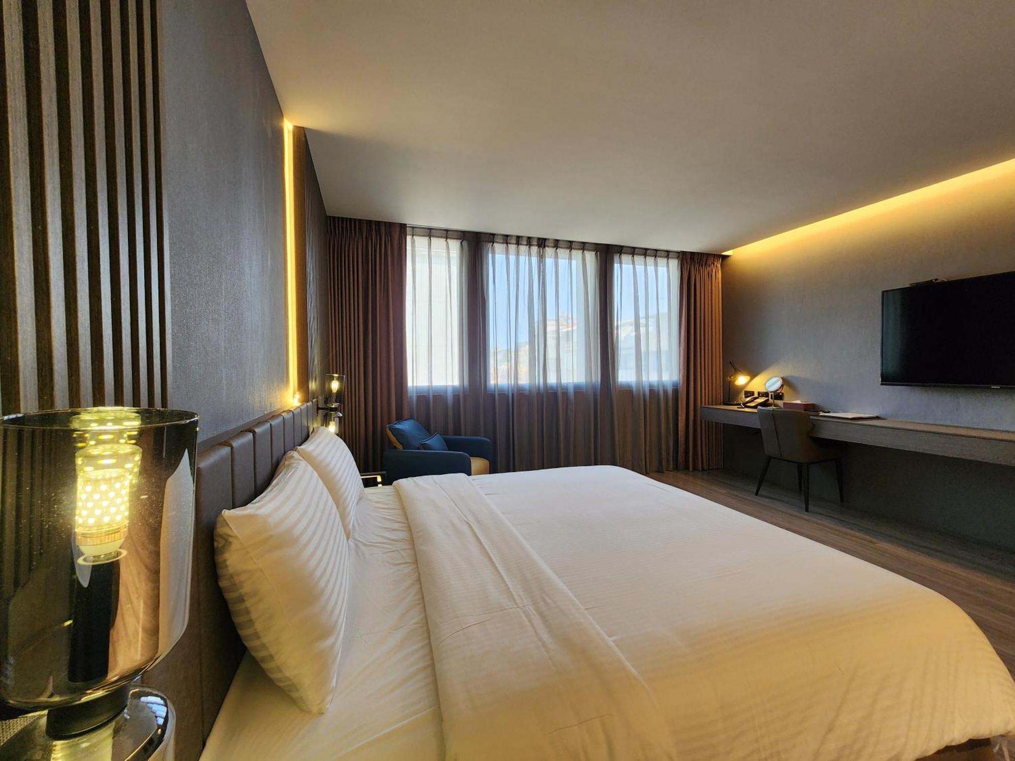 Hualien Pink Corner Hotel Экстерьер фото