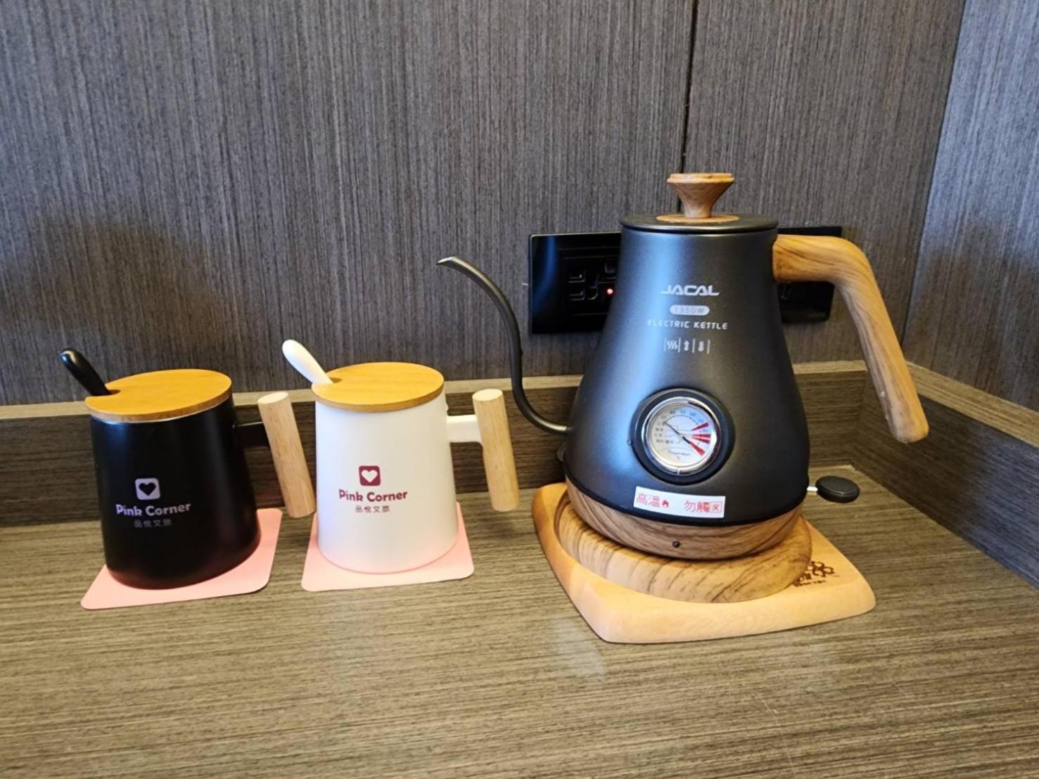 Hualien Pink Corner Hotel Экстерьер фото