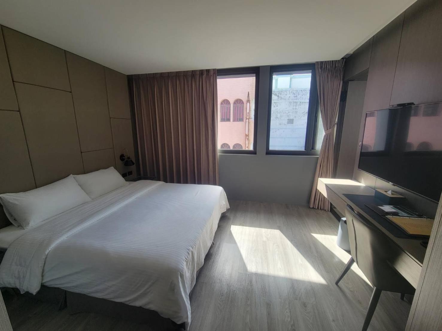 Hualien Pink Corner Hotel Экстерьер фото