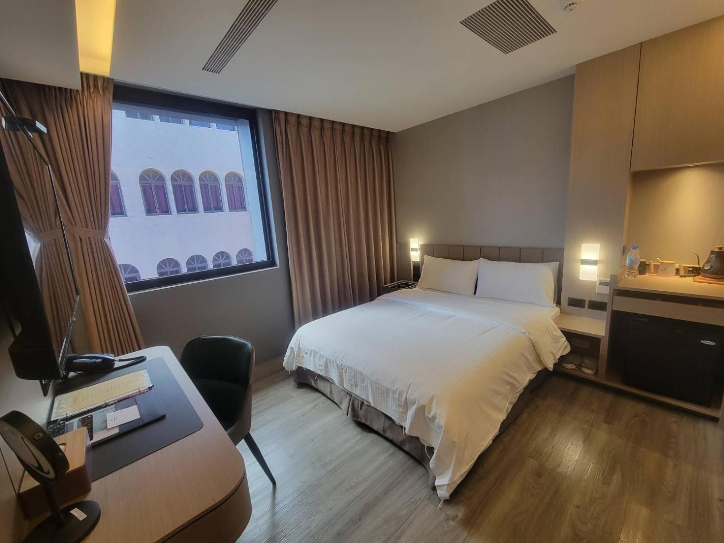 Hualien Pink Corner Hotel Экстерьер фото